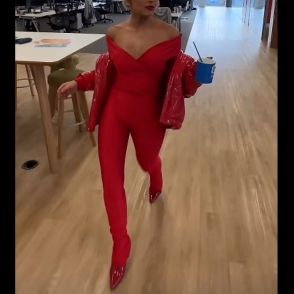 XTAREN RED JUMPSUIT Off-shoulder - Picture 3 of 10